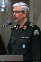 مراسم شب خاطره دفاع‌ مقدس با حضور رهبر معظم انقلاب