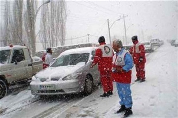 70 خودروی گرفتار برف درجاده های استان مرکزی امدادرسانی شدند