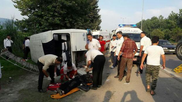 19 مصدوم در حادثه واژگونی مینی‌بوس در محور بندرگز به کردکوی