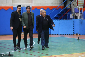 مسابقه فوتسال خیریه بین تیم هنرمندان و منتخب بنیاد حضرت زینب (س)