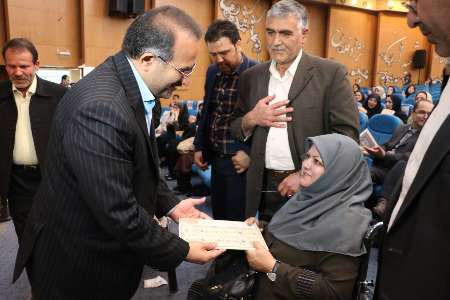 تجلیل از معلم بیماروظیفه شناس البرزی