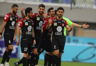 جشن قهرمانی نیم فصل هواداران پرسپولیس در سیرجان 

