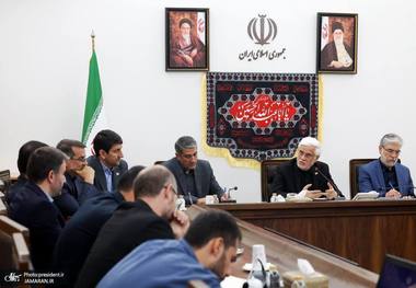 عارف: عملکرد بی‌نظیر مردم در جنگ ۱۲ روزه در تاریخ ثبت و ضبط خواهد شد/ با اتکا به نیروهای داخلی فناوری صنایع موشکی را بومی کردیم/ سرمایه اجتماعی ایجاد شده در جنگ ۱۲ روزه باید حفظ و تقویت شود