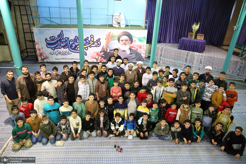 بازدید اقشار مختلف مردم از بیت امام خمینی در جماران
