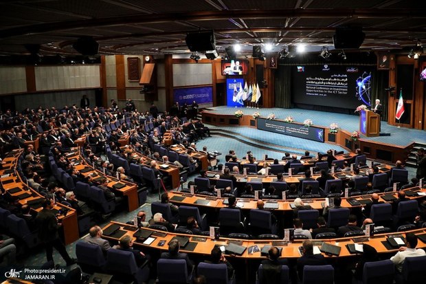 عارف: در آستانه یک جهش دیجیتال هستیم/ می‌توانیم ایران را به هاب منطقه فناوری اطلاعات و ارتباطات تبدیل کنیم/ دولت چهاردهم آماده رفع موانع، اصلاح قوانین و حمایت از پروژه‌های بخش فناوری اطلاعات و ارتباطات است/ آینده اقتصاد ایران، دیجیتال است