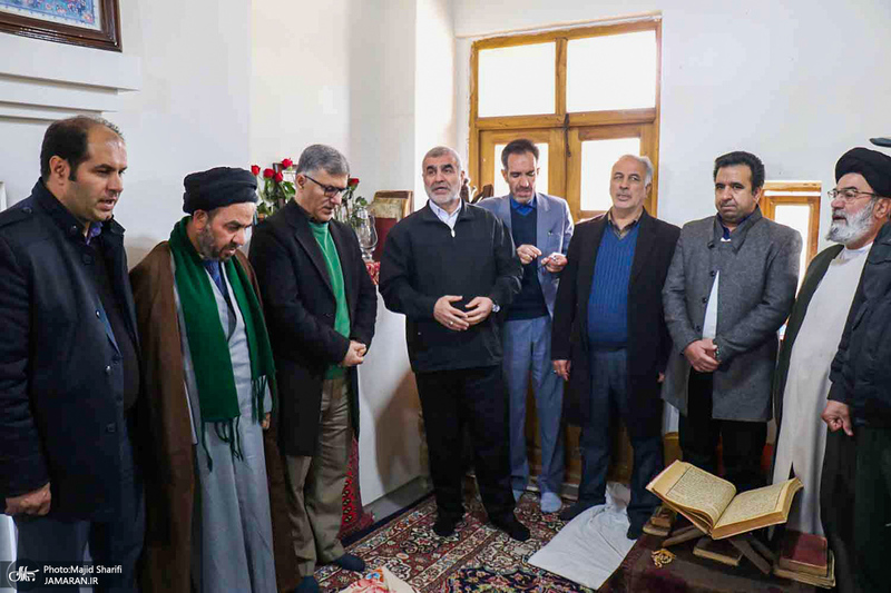 حضور علی نیکزاد در بیت و زادگاه امام خمینی (س)