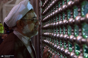 تجدید میثاق اساتید و دانشجویان پژوهشکده امام خمینی و انقلاب اسلامی با آرمان های بنیانگذار جمهوری اسلامی ایران