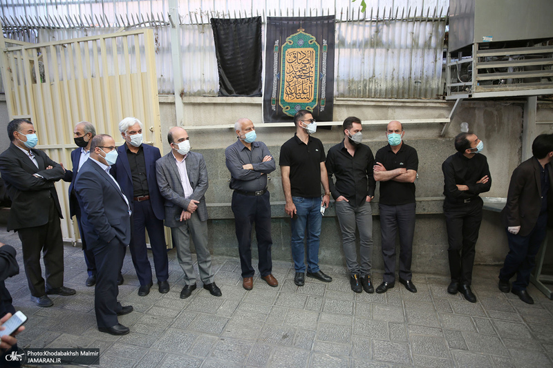 مراسم تشییع حجت الاسلام و المسلمین محتشمی پور در حسینیه جماران