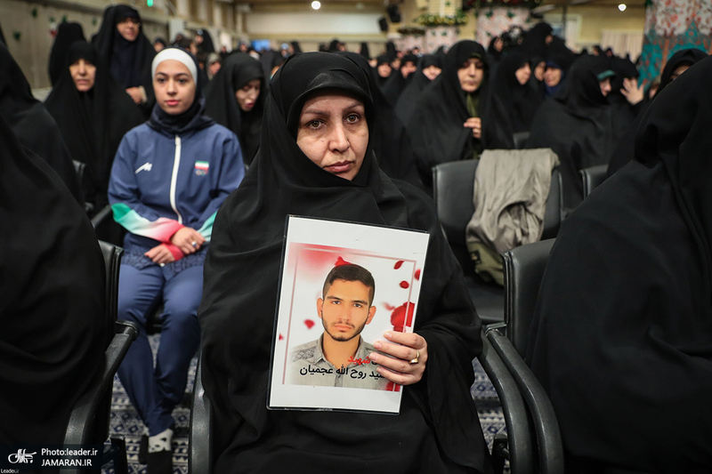 دیدار هزاران نفر از زنان و دختران با رهبر معظم انقلاب