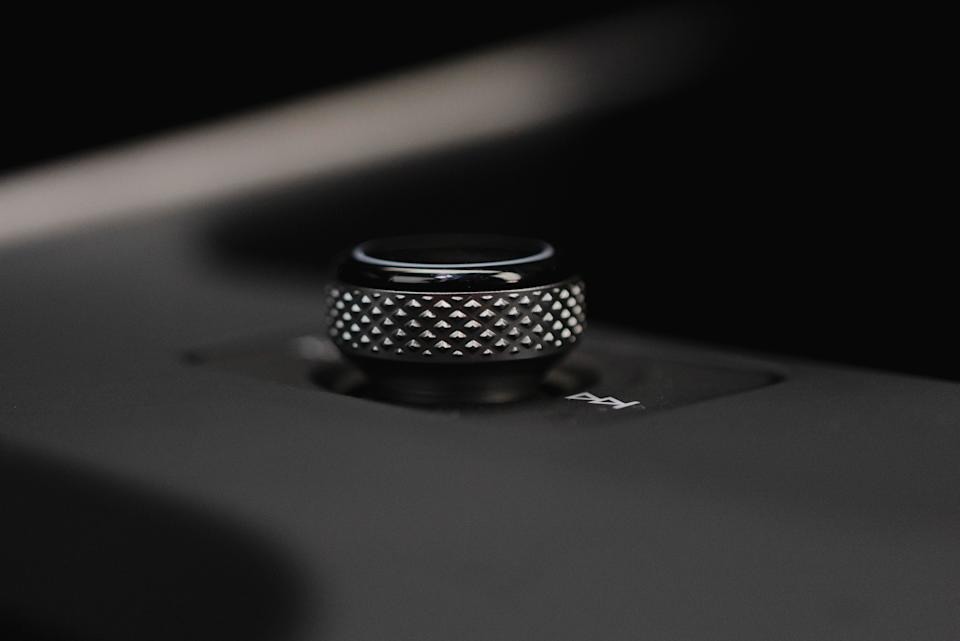 بازگشت دکمه‌های فیزیکی به داشبورد خودروهای برقی