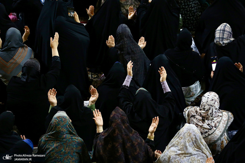 حال و‌هوای حرم مطهر رضوی در شب ولادت امام رضا (ع)