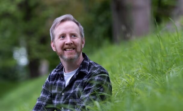 جایزه کتاب سال «نِرو» به «نیش زنبور» رسید
