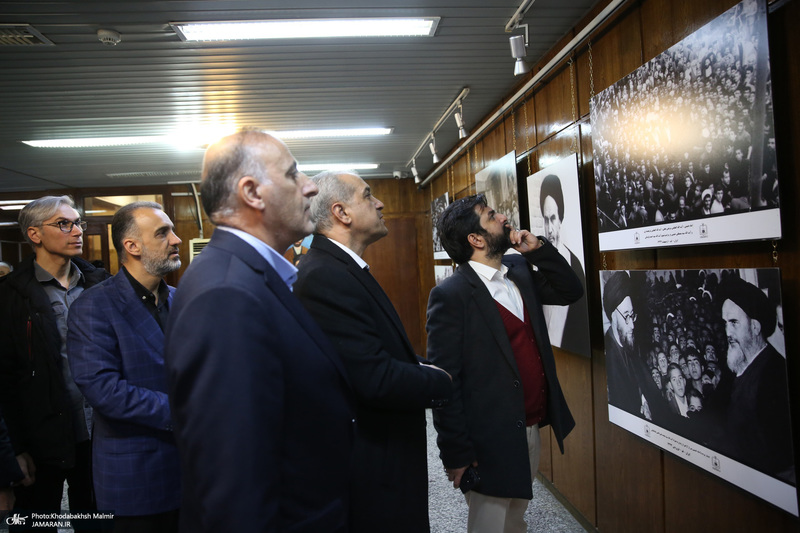 تجدید میثاق شهردار منطقه یک تهران و جمعی از معاونین با امام خمینی (س)