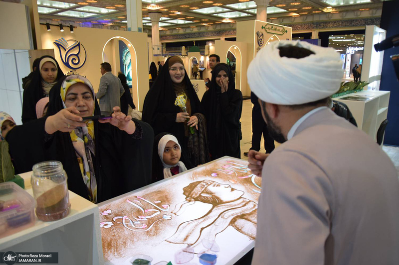 غرفه موسسه تنظیم و نشر آثار امام خمینی (س) در سی و سومین نمایشگاه بین المللی قرآن کریم-1