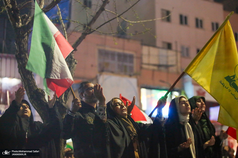 حرکت دسته مردمى پرچمداران ایران به مناسبت روز جمهوری اسلامی ایران-۲
