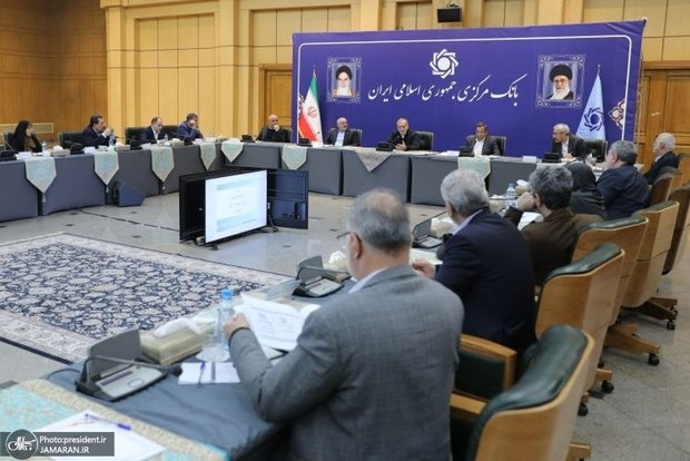 پزشکیان: با هرگونه احتکار و گرانفروشی به صورت جدی و قاطع برخورد خواهد شد/ کالاهای اساسی بدون معطلی در بنادر ترخیص و به مقاصد نهایی ارسال شود/ هیچ کمبودی در تامین و توزیع کالا نباید احساس شود