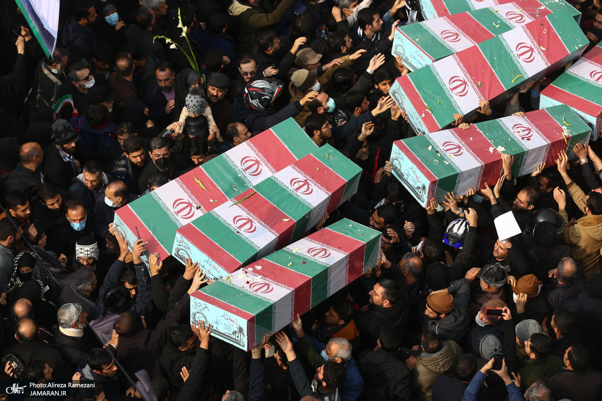 فرق است میان راهپیمایی اربعین و تشییع شهدا