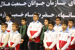 تجدید میثاق جمعی از جوانان هلال احمر با آرمان های حضرت امام خمینی (س)