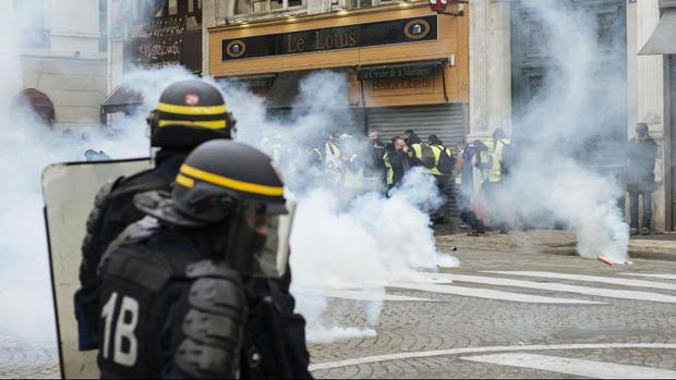 ادامه اعتراض های جنبش جلیقه زردها در فرانسه