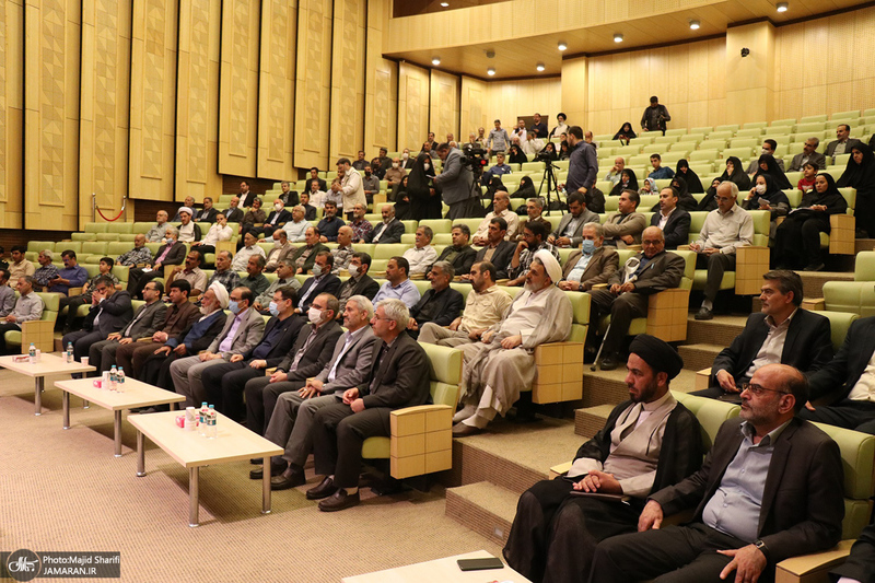 حضور معاون رئیس جمهور و رئیس بنیاد شهید و امور ایثارگران در بیت تاریخی امام در خمین