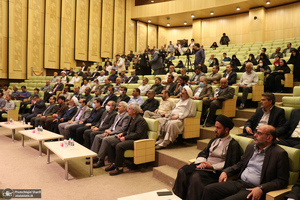 حضور معاون رئیس جمهور و رئیس بنیاد شهید و امور ایثارگران در بیت تاریخی امام در خمین