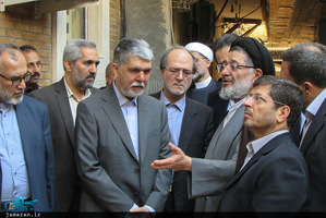 دیدار وزیر فرهنگ و ارشاد اسلامی از بیت امام در نجف