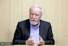 زنگنه، نماینده سابق ایران در سازمان همکاری اسلامی: رهبر شهید برای مصلحت، اولویت ویژه‌تری نسبت به حکمت و عزت قائل بود/ شهید خامنه‌ای میدان و دیپلماسی را در کنار هم و مکمل یکدیگر می‌دانست/ دیپلماسی حکیمانه می‌تواند جلوی ورود خسارت به کشور را بگیرد