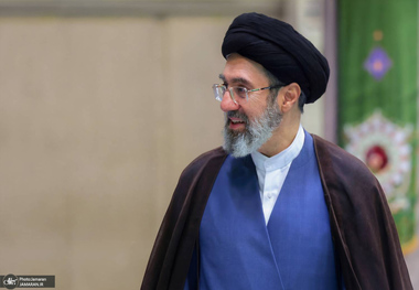 رهبر انقلاب: ملت قهرمان ایران نوروز امسال را با حماسه و غیرت عجین کرده‌اند/ هر حرکتی در مسیر گسترش آبادانی و ساختن آینده درخشان ایران، اقدامی شایسته و بایسته است/ ملت ایران به نیّت همه شهدا نهال امید را در پهنه سرزمین خود غرس می‌کند
