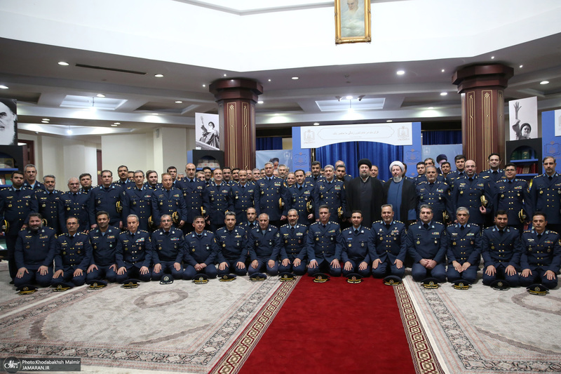 دیدار فرمانده نیری هوایی ارتش( امیر بهمن بهمرد )و جمعی از فرماندهان با سید حسن خمینی