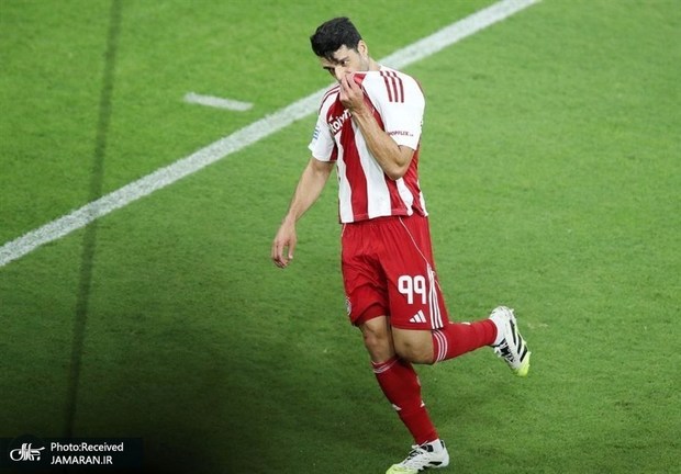 عکس| آغاز دلبری در یونان؛ طارمی خیلی زود لوگو بوسید!