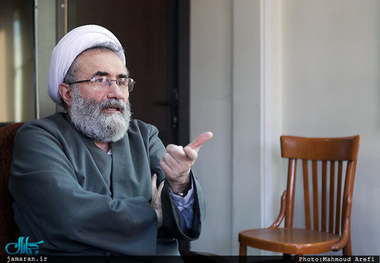 مشکل اصلی در حلقه تنگ و محدودی است که رئیس جمهور روحانی در آن محصور است