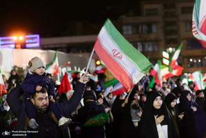 مراسم شب بيست و يكم ماه مبارك رمضان در ميدان انقلاب اسلامى