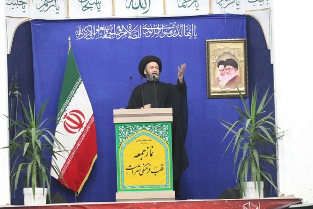 امام جمعه اردبیل: ملت ما آگاه باشد که گرگ درنده لباس عوض کرده/ شعار “زن زندگی آزادی”به هیچ وجه برای احیاء حقوق زن نیست؛ یک شعار کاملاً سیاسی است