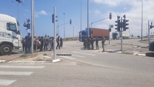 شهرک نشینان صهیونیست مانع ورود کمک های بشردوستانه به غزه شدند + عکس ها