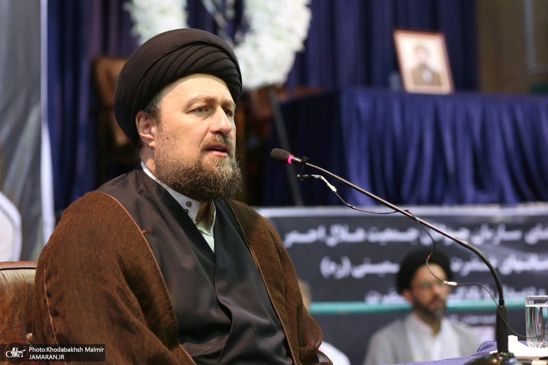 تجدید میثاق جمعی از جوانان هلال احمر با آرمان های حضرت امام خمینی (س)