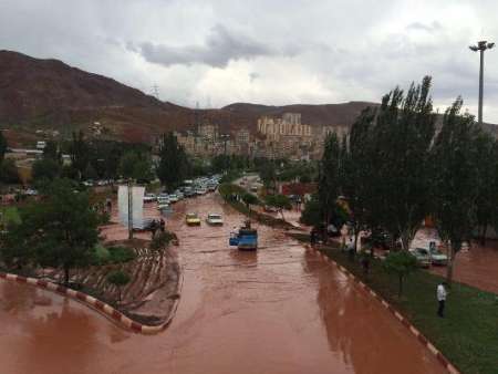 فرماندار: همه دستگاه های مسوول در تبریز برای خدمات رسانی در مناطق سیل زده حضور دارند