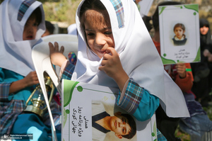 گرامیداشت روز جهانی کودک در قطعه شهدای جنگ ۱۲ روزه