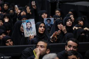 اولین شب مراسم عزاداری ماه محرم در جوار محل عروج ملکوتی قائد شهید انقلاب