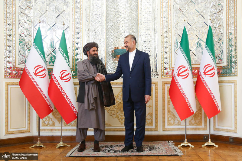 دیدار معاون اقتصادی نخست وزیر حکومت موقت افغانستان با وزیر امور خارجه
