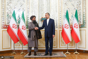 دیدار معاون اقتصادی نخست وزیر حکومت موقت افغانستان با وزیر امور خارجه