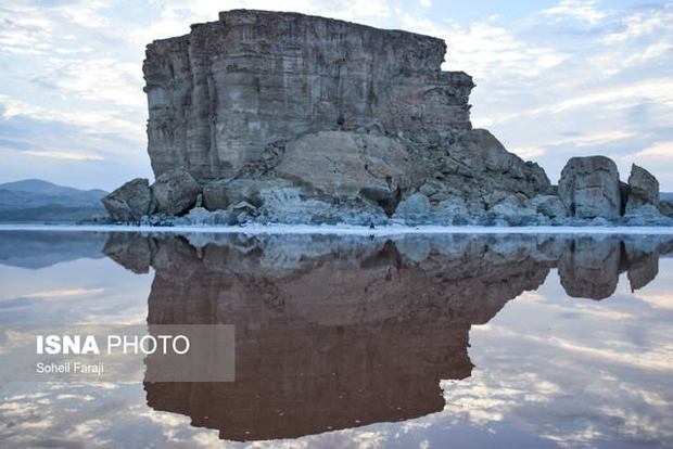 مخاطرات خشکی دریاچه‌ی ارومیه را سیاسی جلوه ندهیم