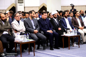دیدار جمعی از شاعران و اهالی فرهنگ و ادب با رهبر معظم انقلاب