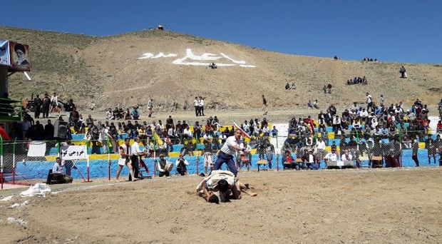 مسابقات کشتی باچوخه قهرمانی کشور در نیشابور آغاز شد