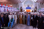 ادای احترام میهمانان سی‌ودومین کنفرانس بین‌المللی وحدت اسلامی نسبت به امام خمینی(س)