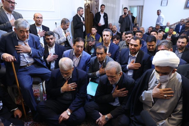 حضور رئیس جمهور پزشکیان در هیات ثارالله پاکدشت + عکس