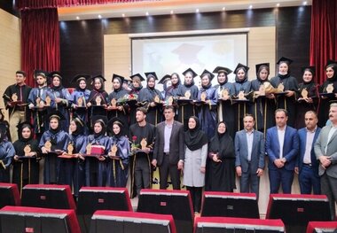 جشن دانش آموختگی دانشجویان دانشگاه پیام نور گناوه برگزار شد