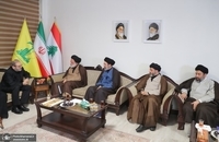 حضور فرزندان حضرت آیت‌الله خامنه‌ای در دفتر حزب‌الله لبنان به منظور ابلاغ پیام رهبر انقلاب (6)