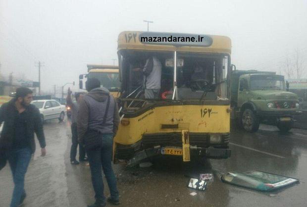 سانحه برخورد اتوبوس دانشجویان با کامیون در آمل تلفاتی نداشت
