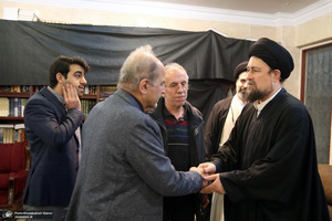 حضور شخصيت هاي سياسي در منزل مرحوم آیت الله بجنوردی 2