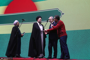 اجتماع باشکوه نوجوانان آرمانی لشکر قدس در حرم مطهر امام خمینی (س)